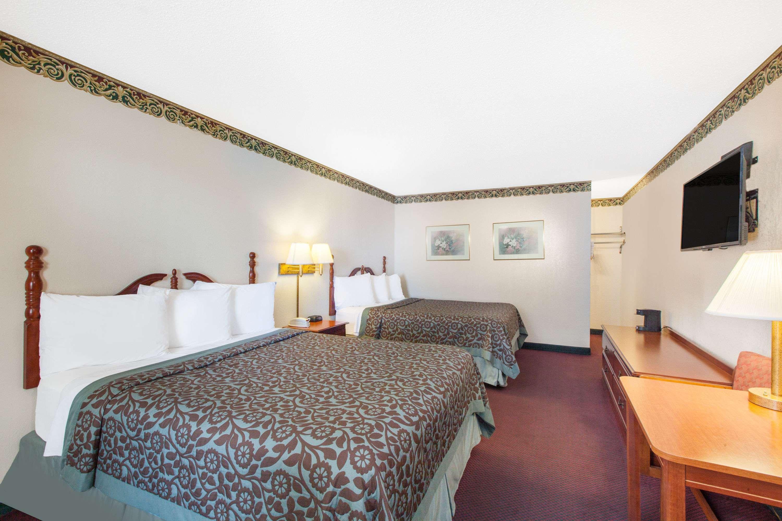 Days By Wyndham Hotel Erick